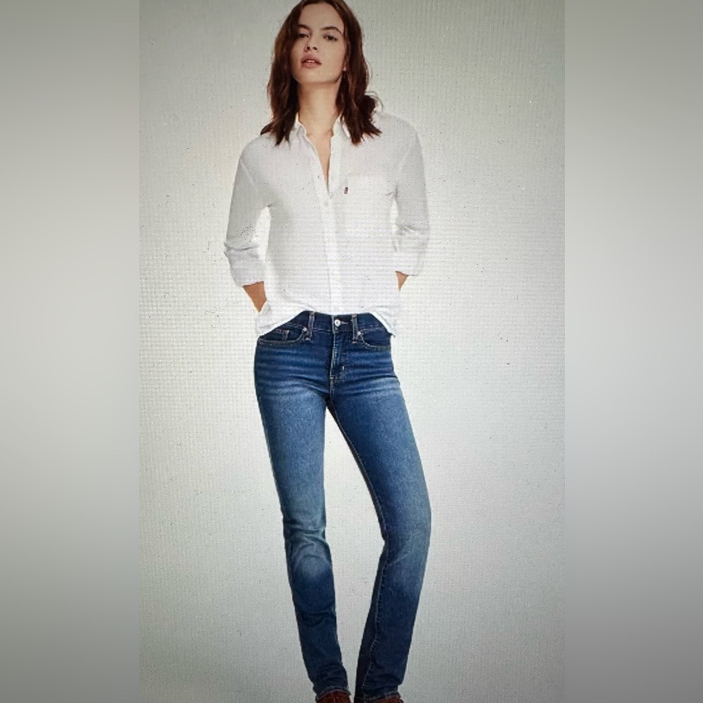 NWOT Women's Levi's 314 Shaping Straight Jeans Size 30